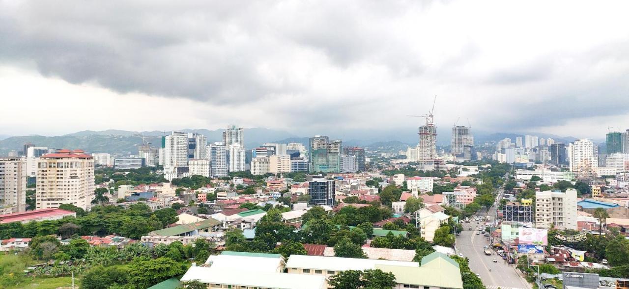 Sunvida Tower Stays Across Sm City Cebu Exterior photo